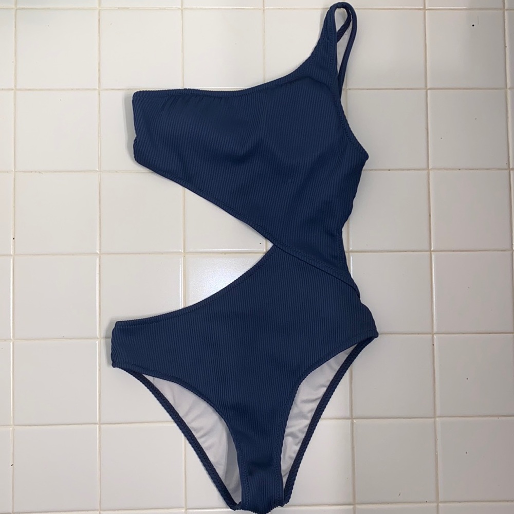 Cupshe one shoulder swimsuit